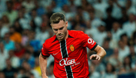 西甲联赛：巴塞罗那3-0逆转赫塔菲，库蒂尼奥闪耀全场