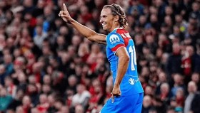 皇马9000万欧元球星转会曼联，英超抢断王加盟强化中场竞争力